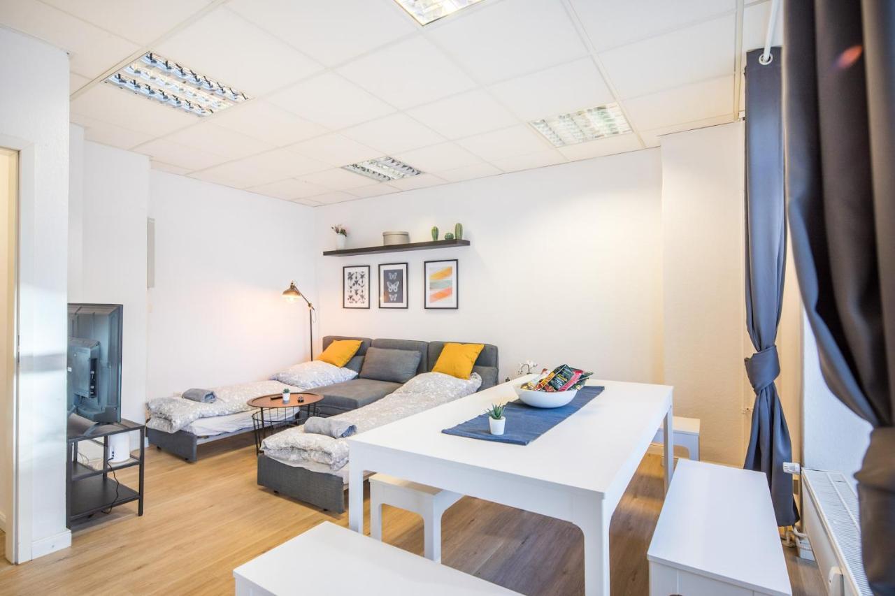 Spacious 2 Bedroom Close To Stadtpark Appartement